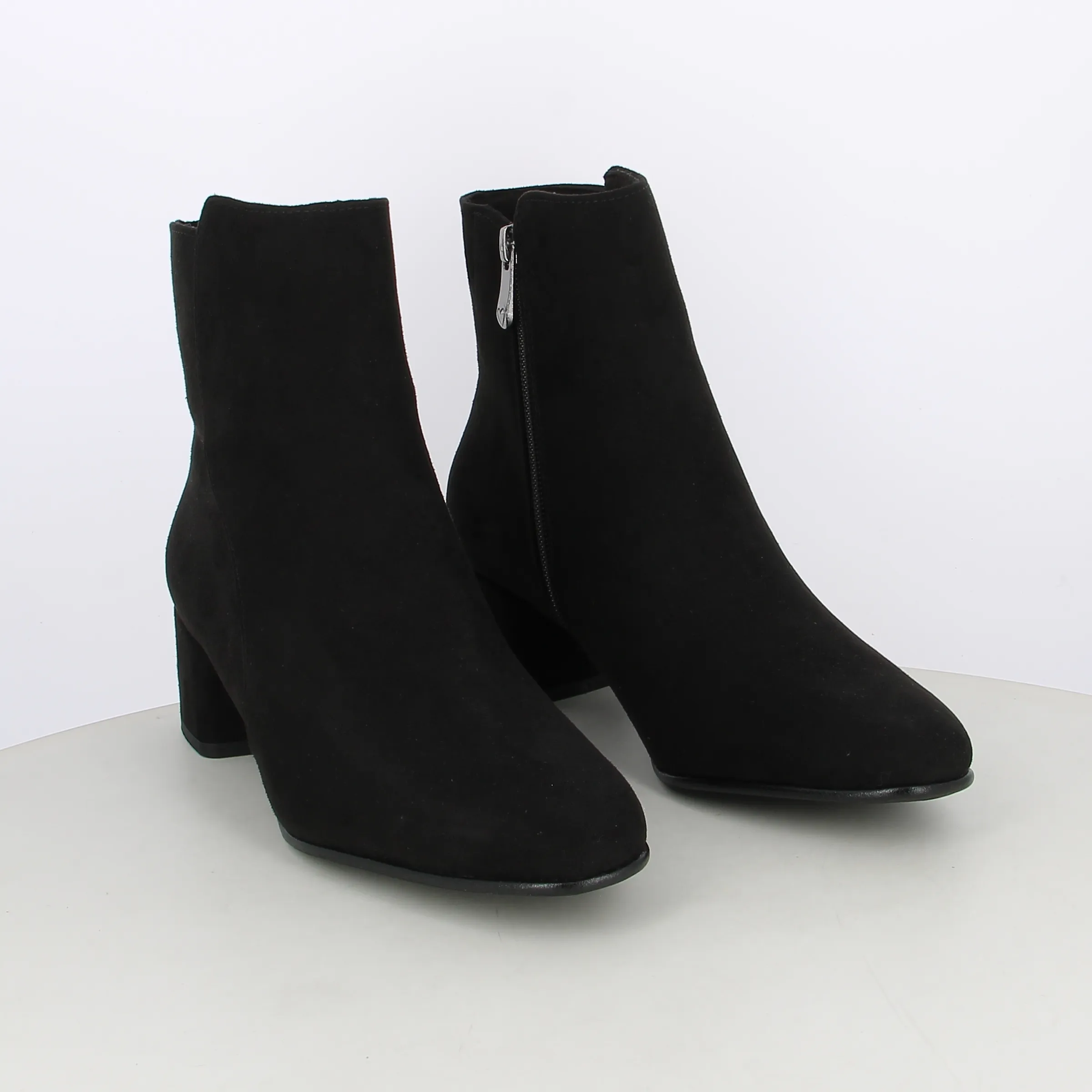 -----Marco Tozzi -----Stivaletti da donna con tacco ----