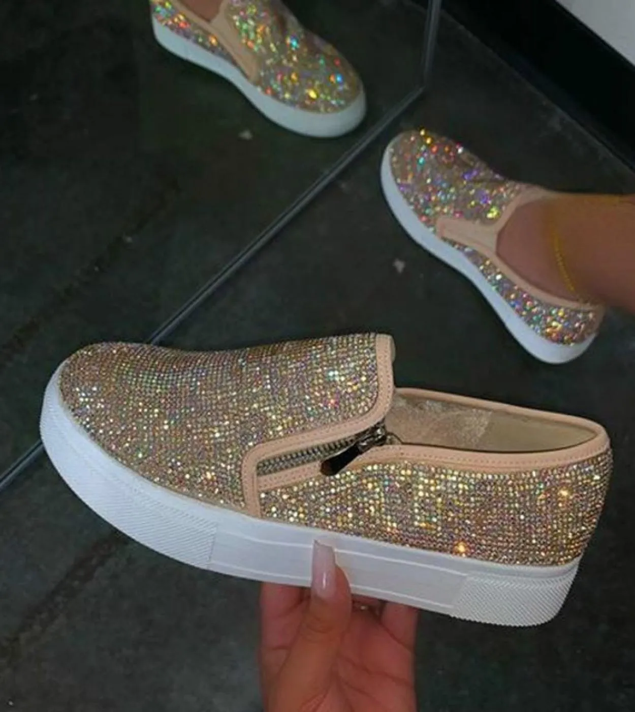 2022 Mocassini piatti con strass scintillanti di nuova moda Taglie forti Scarpe da donna Gita Scarpe casual Sport allaria apert