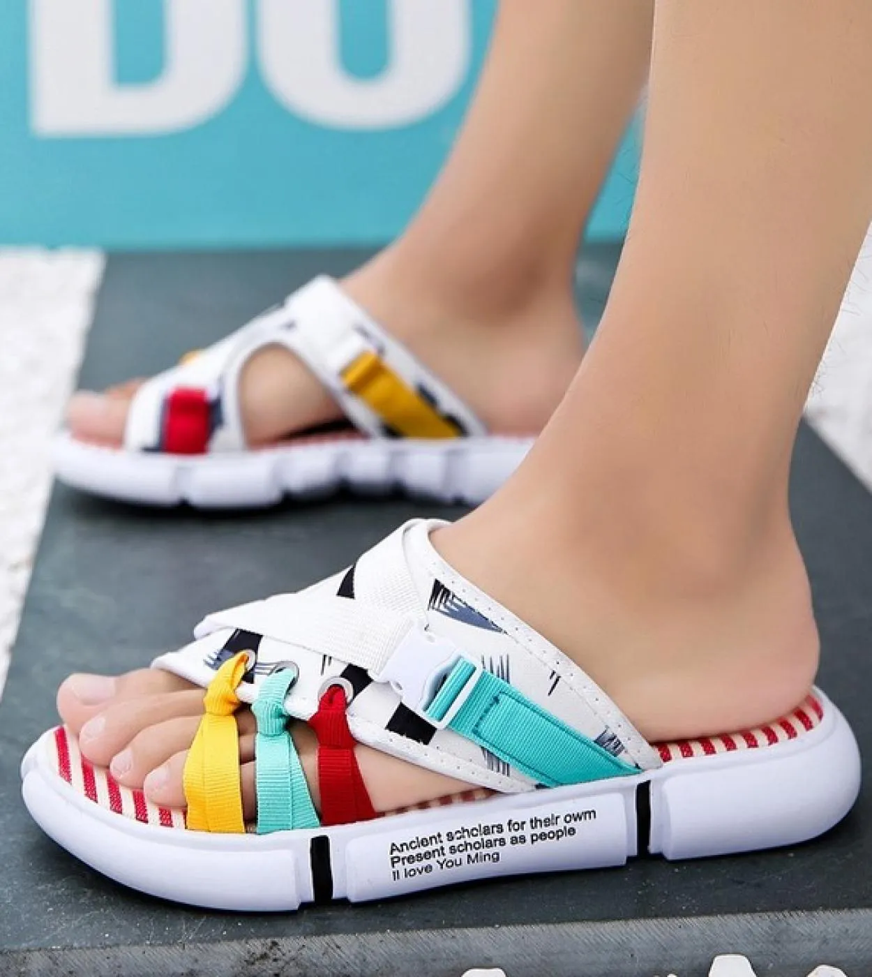2022 Pantofole Da Uomo Colorate Nere Estive Da Uomo Casual Mocassini In Tela Scarpe Fashion Soft Platform Designer Shoes Chancla