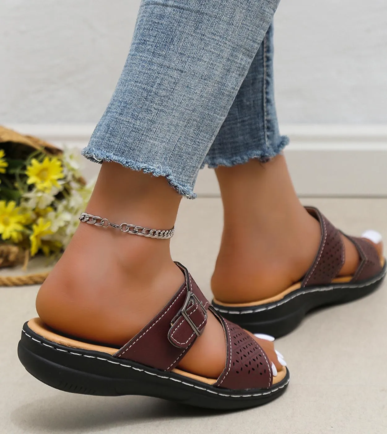 2023 Pantofole con zeppa estive Scarpe da donna Sandali da passeggio con piattaforma con fibbia alla moda Donna Comode infradito