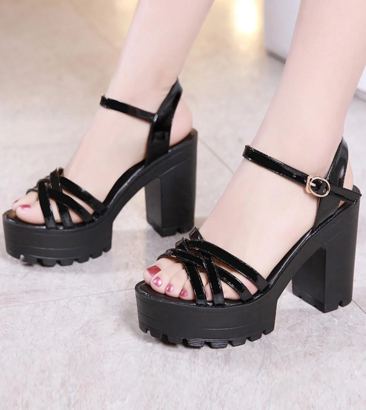 3243 Scarpe estive da donna alla moda per abiti da ragazza Sandali con zeppa da donna Sandali con plateau donna con tacco alto