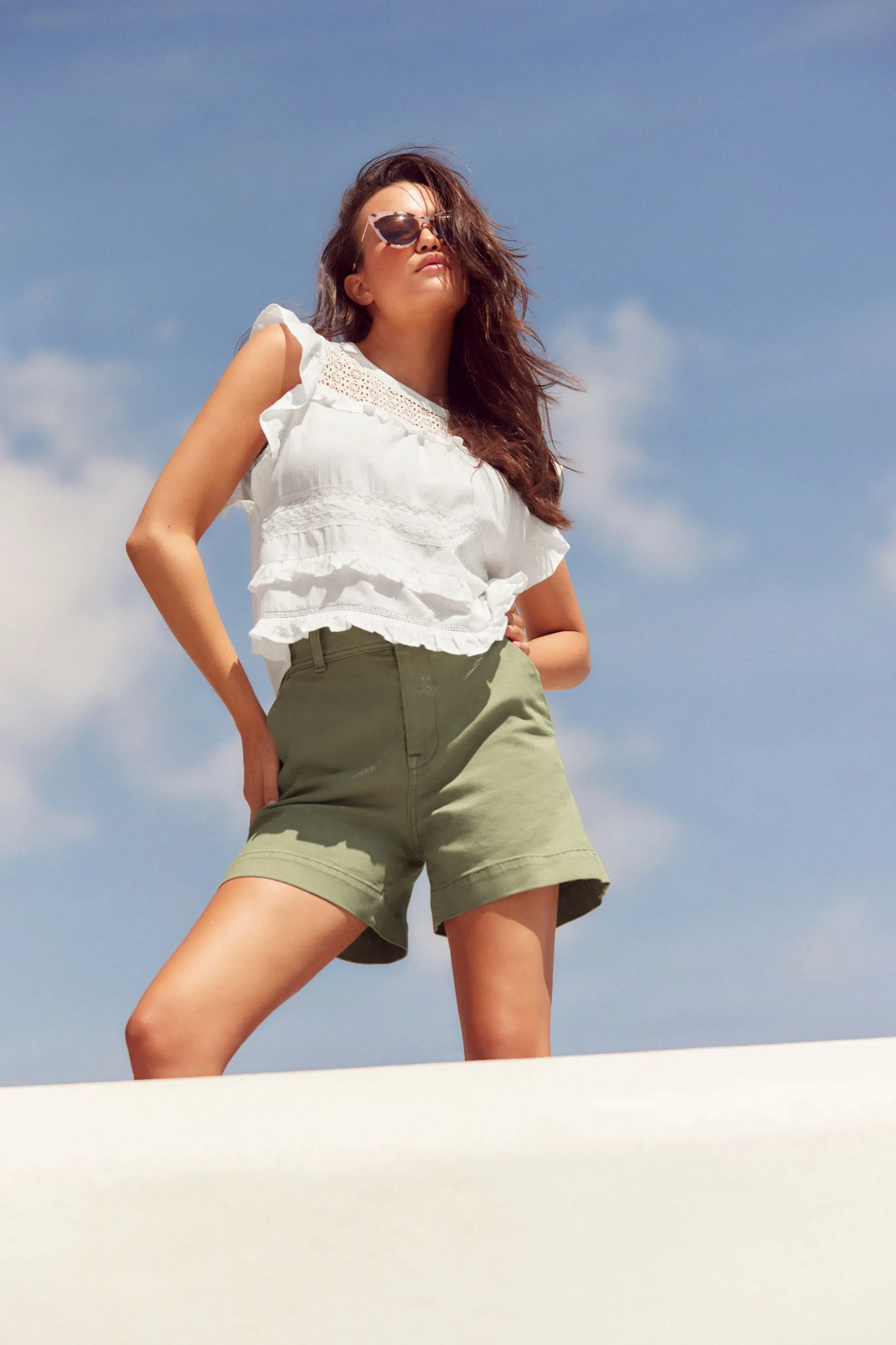 Blusa estiva con inserti Pizzo maniche e volant