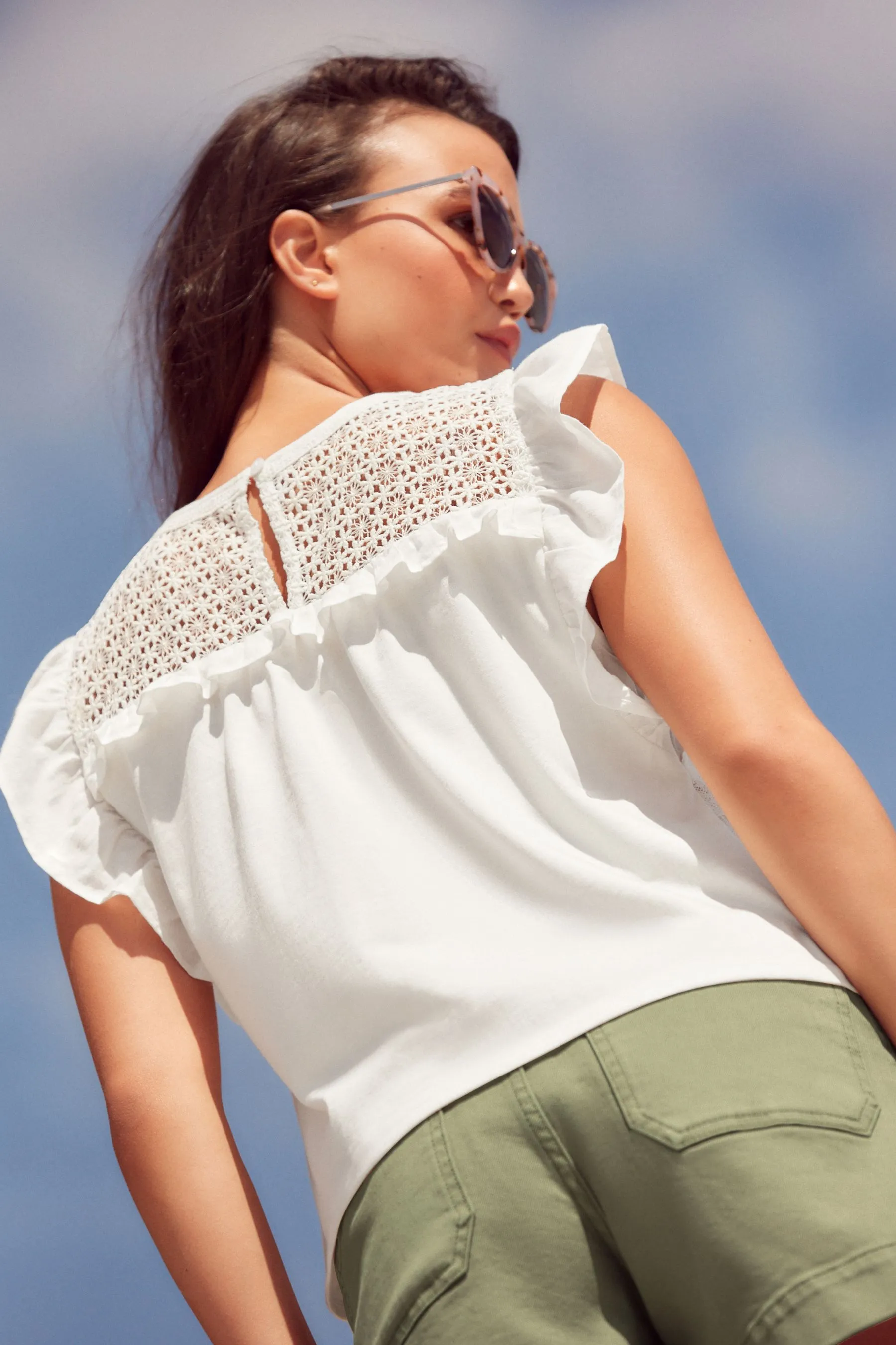 Blusa estiva con inserti Pizzo maniche e volant