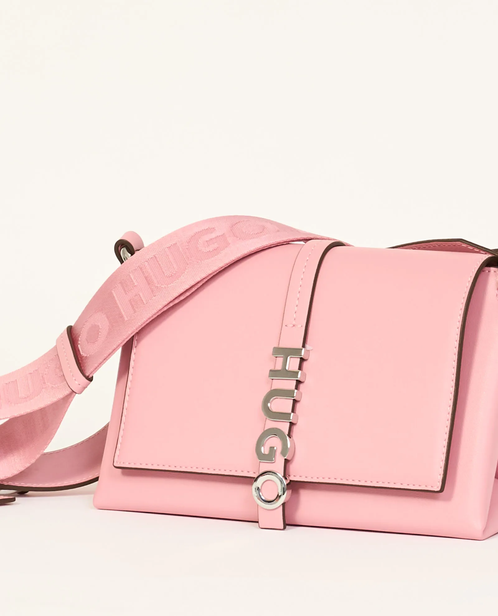 Borsa a tracolla Hugo con portatessere rimovibile