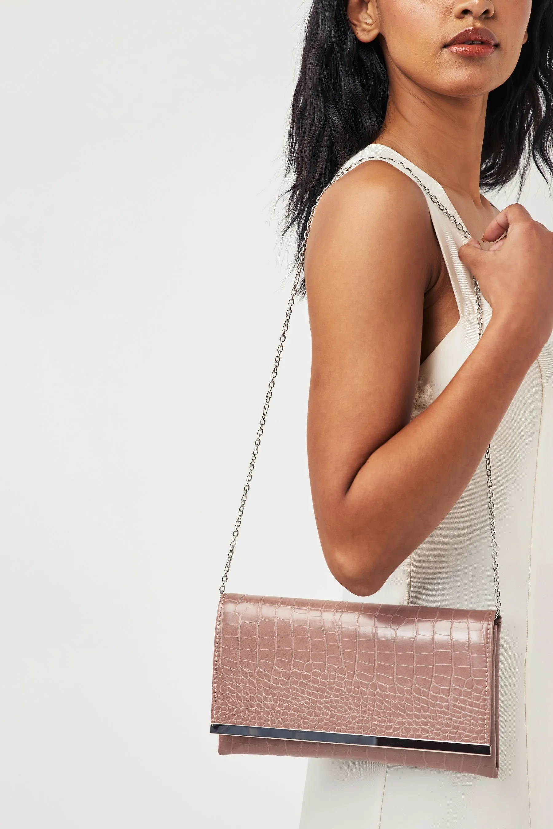 Borsa pochette con catena a tracolla rimovibile