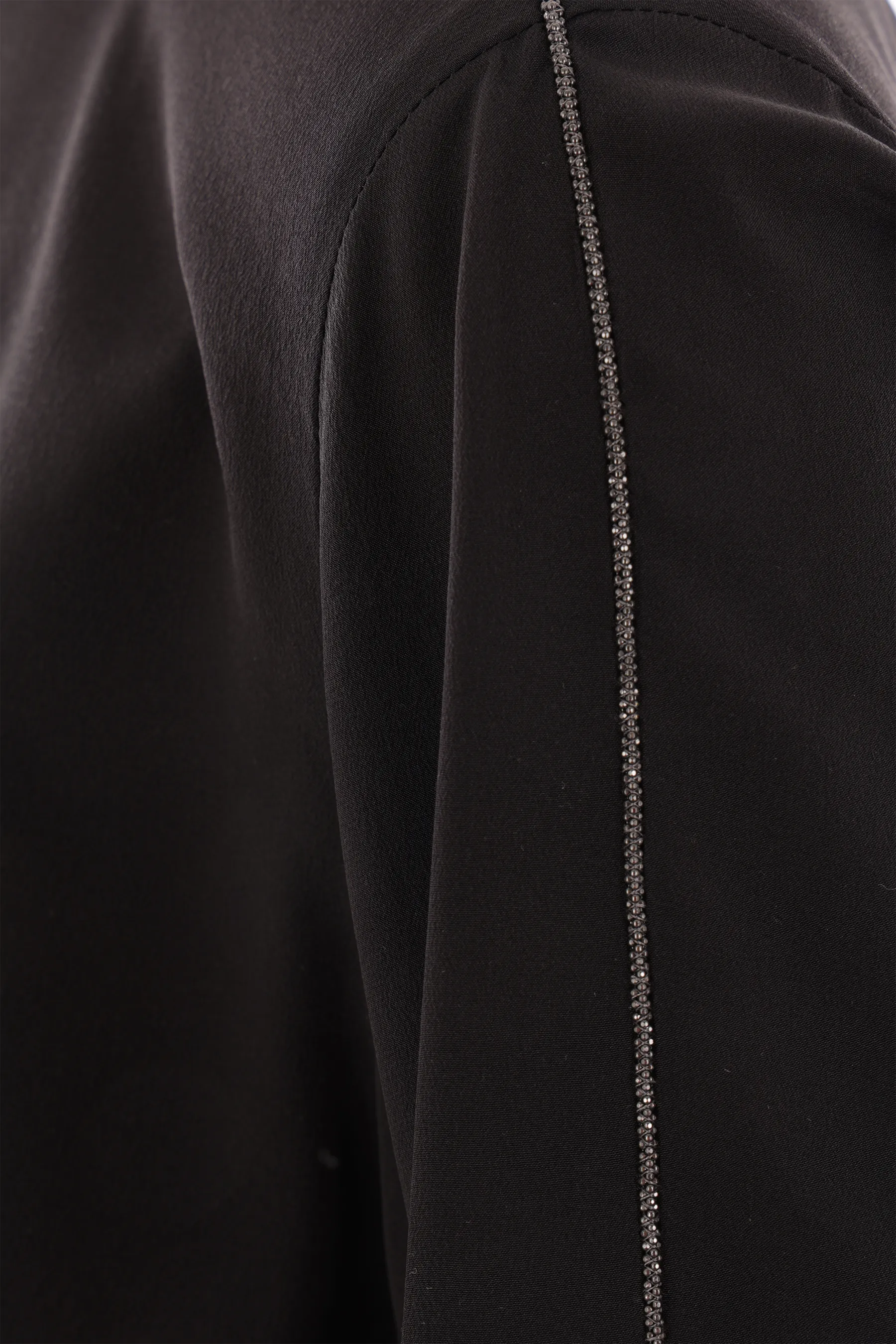  BRUNELLO CUCINELLI blusa in crepe de chine con monile 