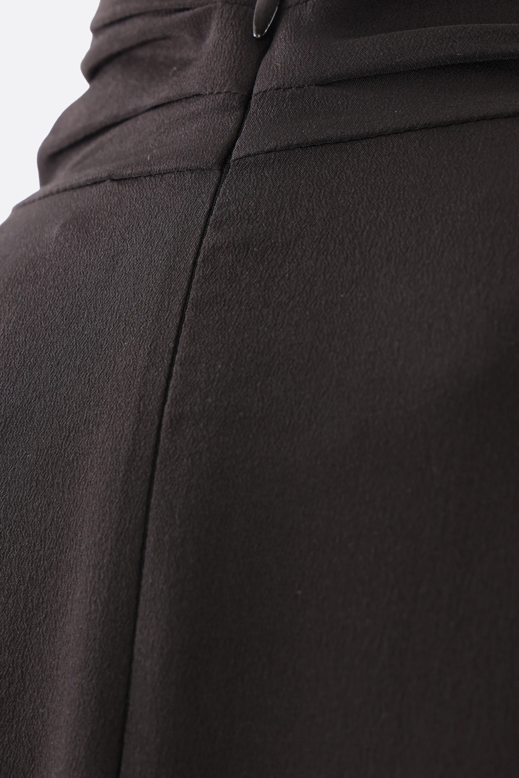  BRUNELLO CUCINELLI blusa in crepe de chine con monile 
