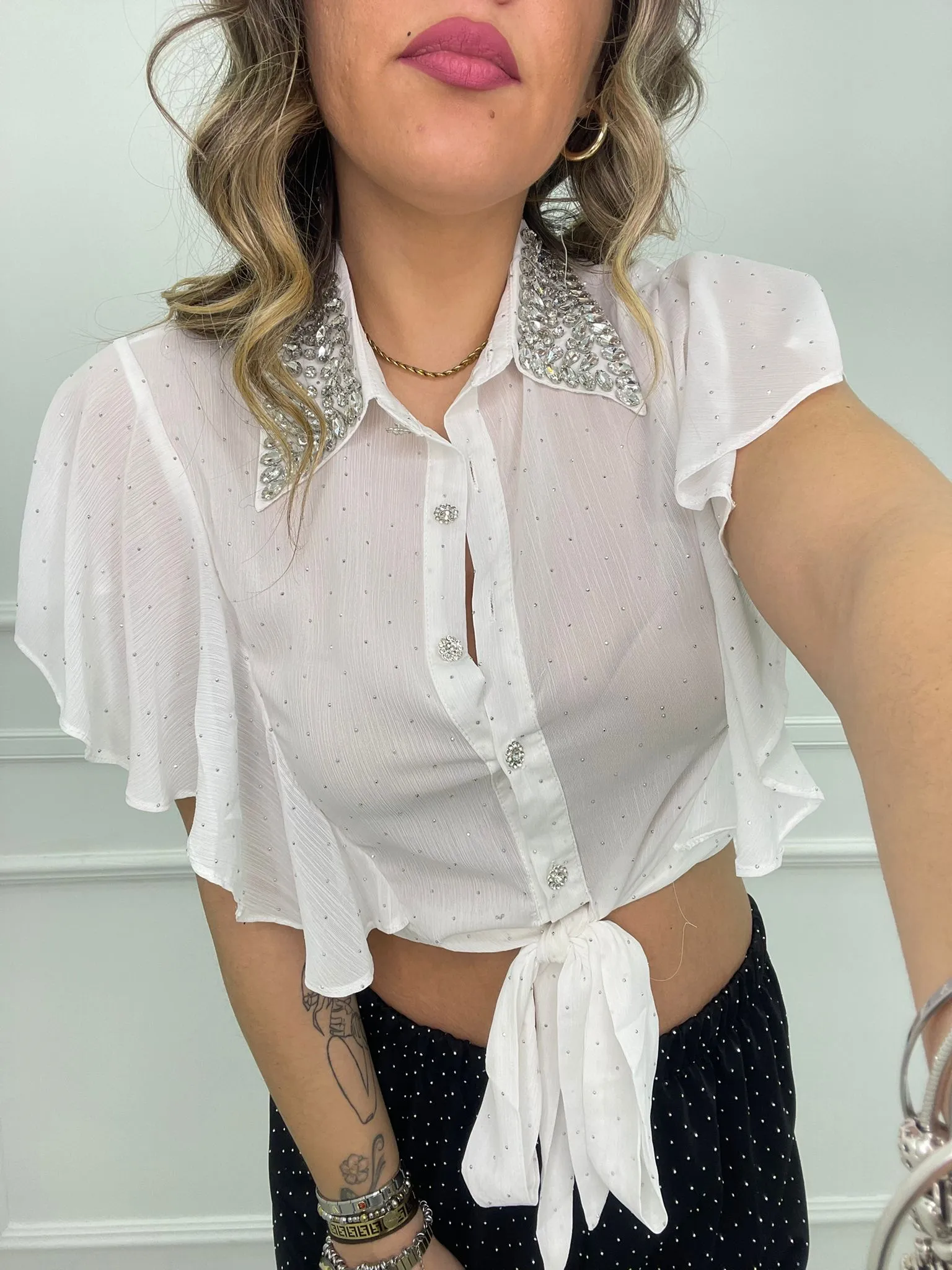 Camicia con brillantini e scollo swarovski