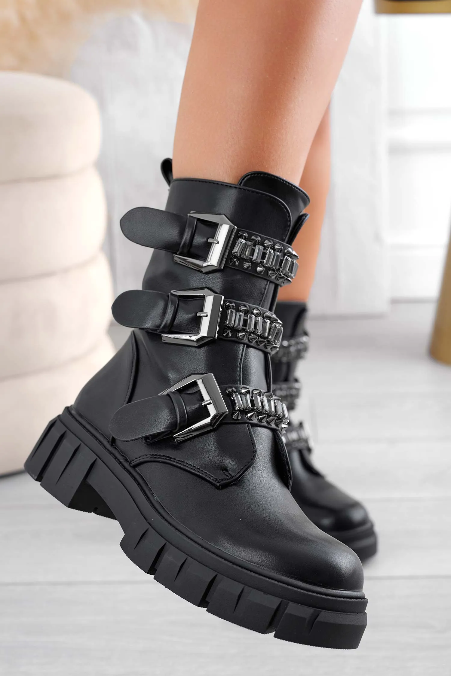 DEBBY - Stivaletti neri biker con fibbie e borchie