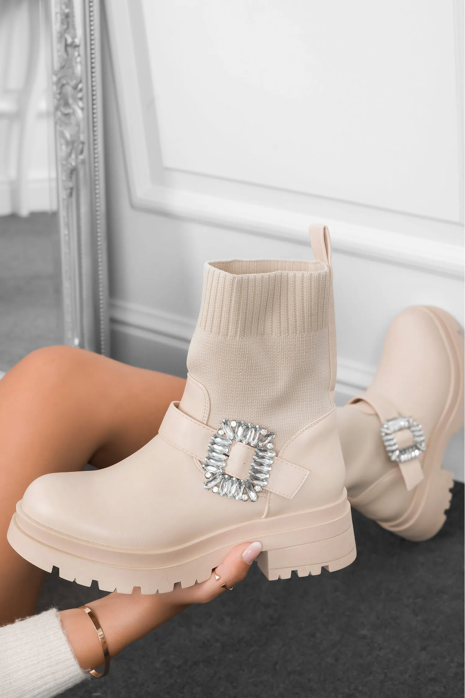 HARRIS - Stivaletti beige in tessuto con fibbia gioiello