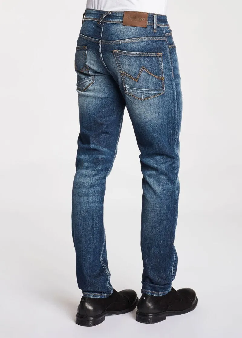 Jeans con dettagli destroyed