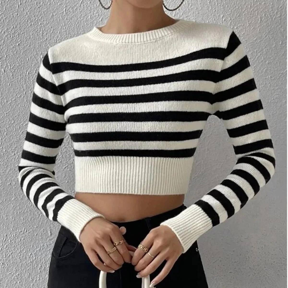 Maglione da donna nuovo primavera 2023 a righe corte all'interno indossare all'esterno maglione Top da donna