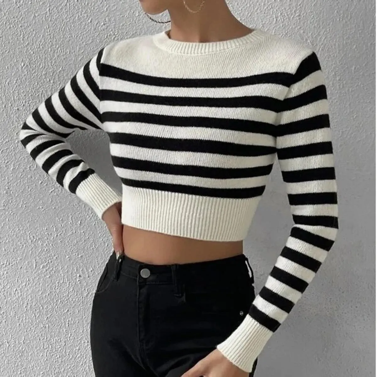 Maglione da donna nuovo primavera 2023 a righe corte all'interno indossare all'esterno maglione Top da donna