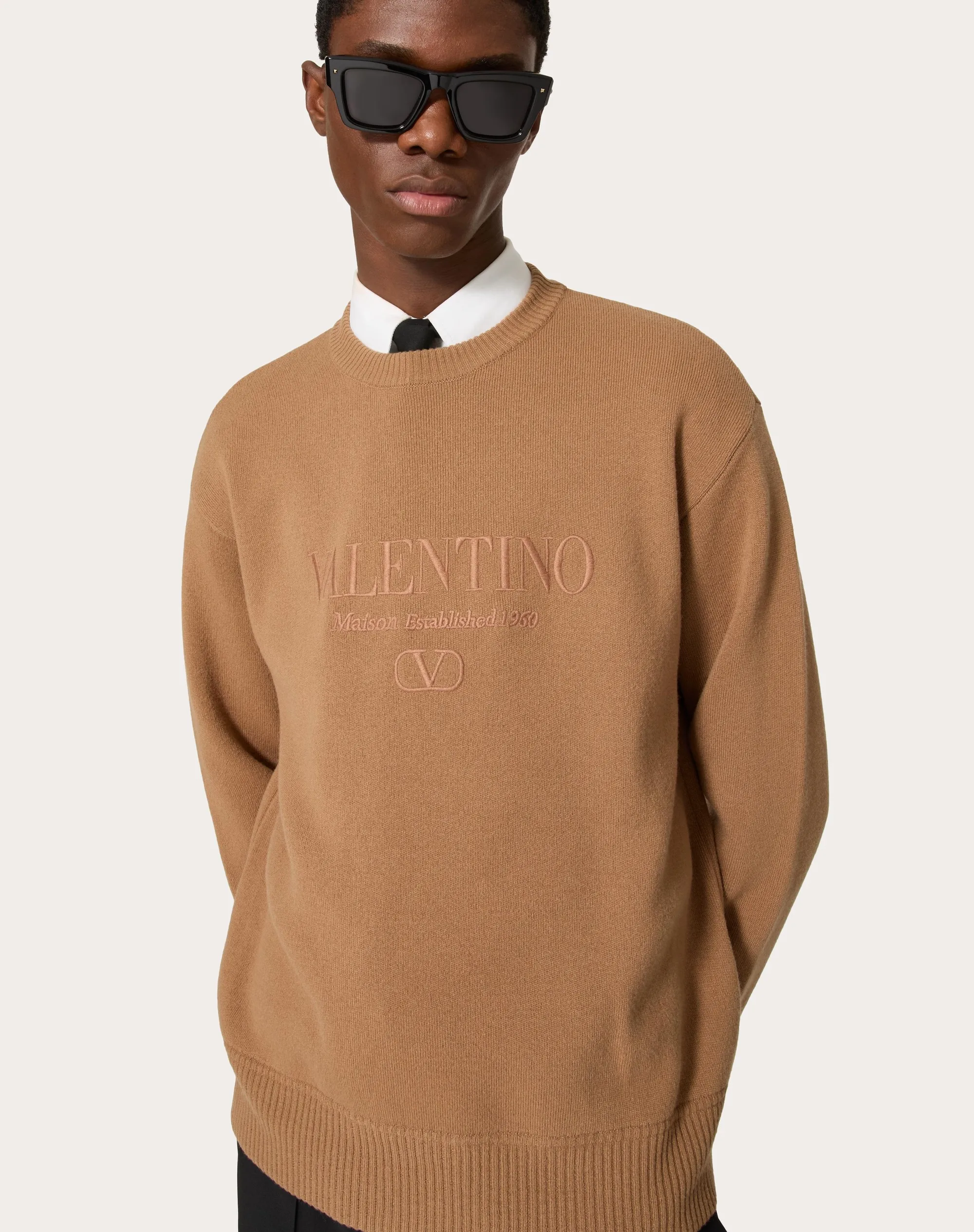MAGLIONE GIROCOLLO IN LANA CON RICAMO VALENTINO