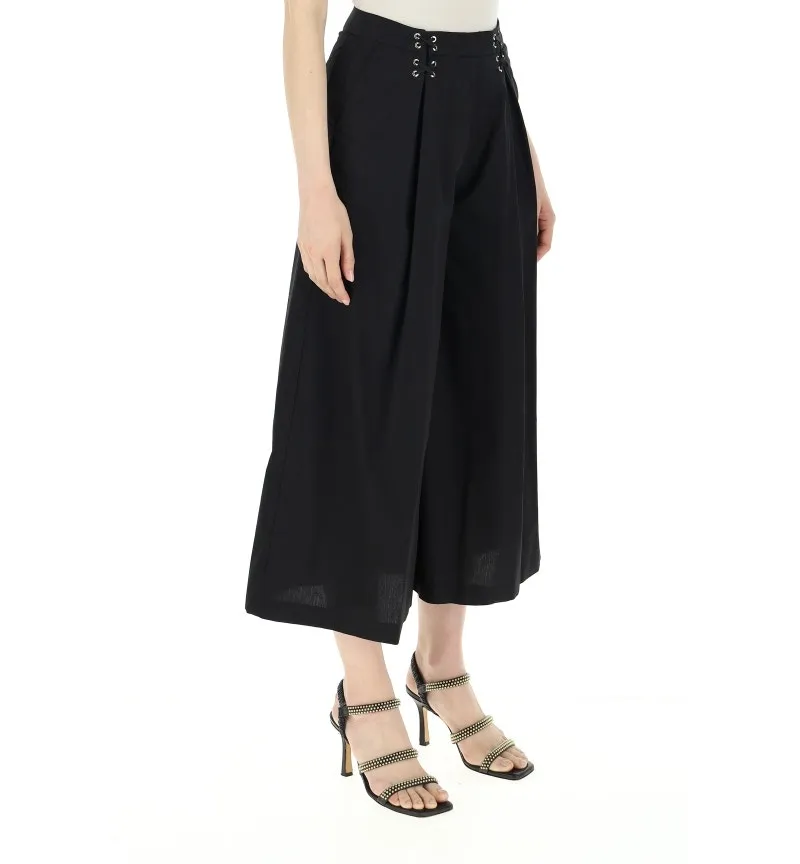 Pantaloni cropped in popeline