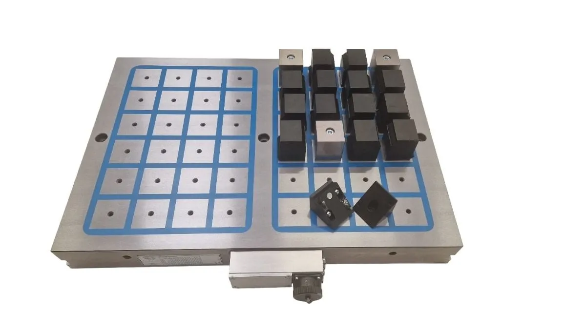 ROEHM ITALIA 542542 Piano magnetico elettro-permanenti a polo quadro 70 per fresatura, altezza 66mm 960x470mm, Forza totale 39.0