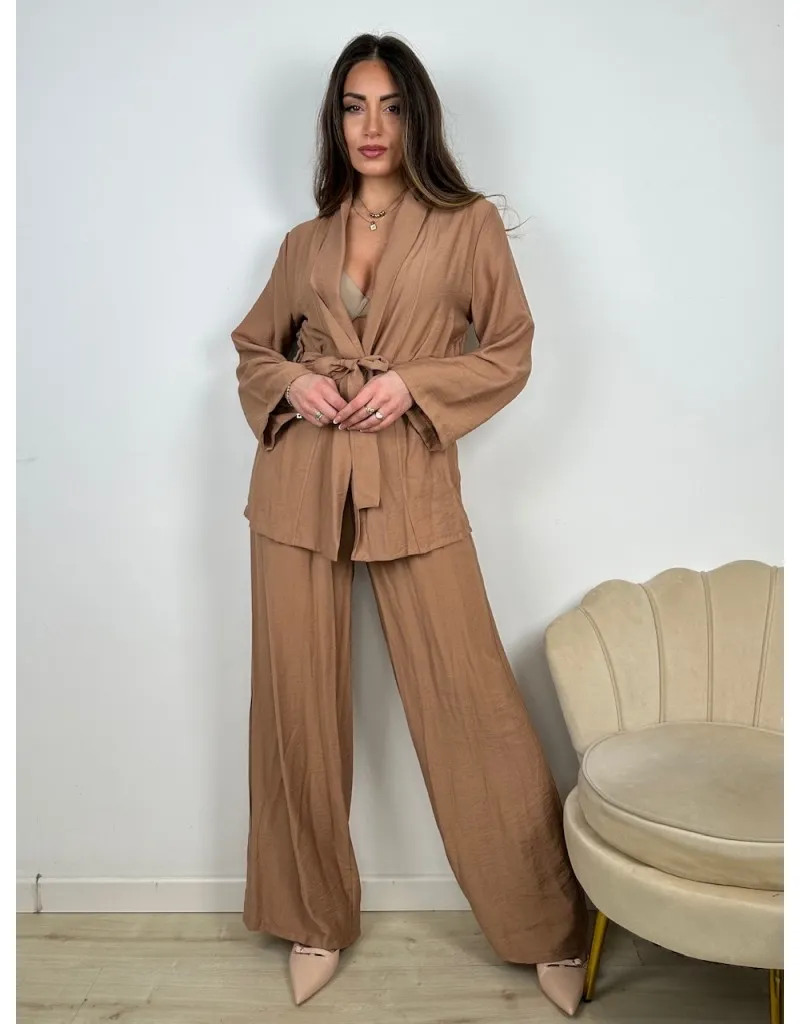 SET SIMPLY CAMEL: KIMONO + PANTALONI