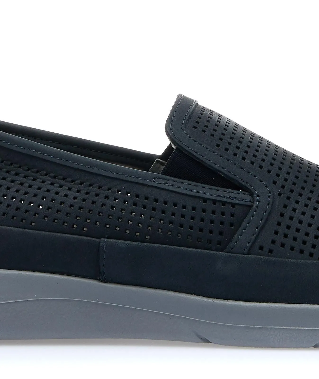 Slip-on blu traforate in pelle