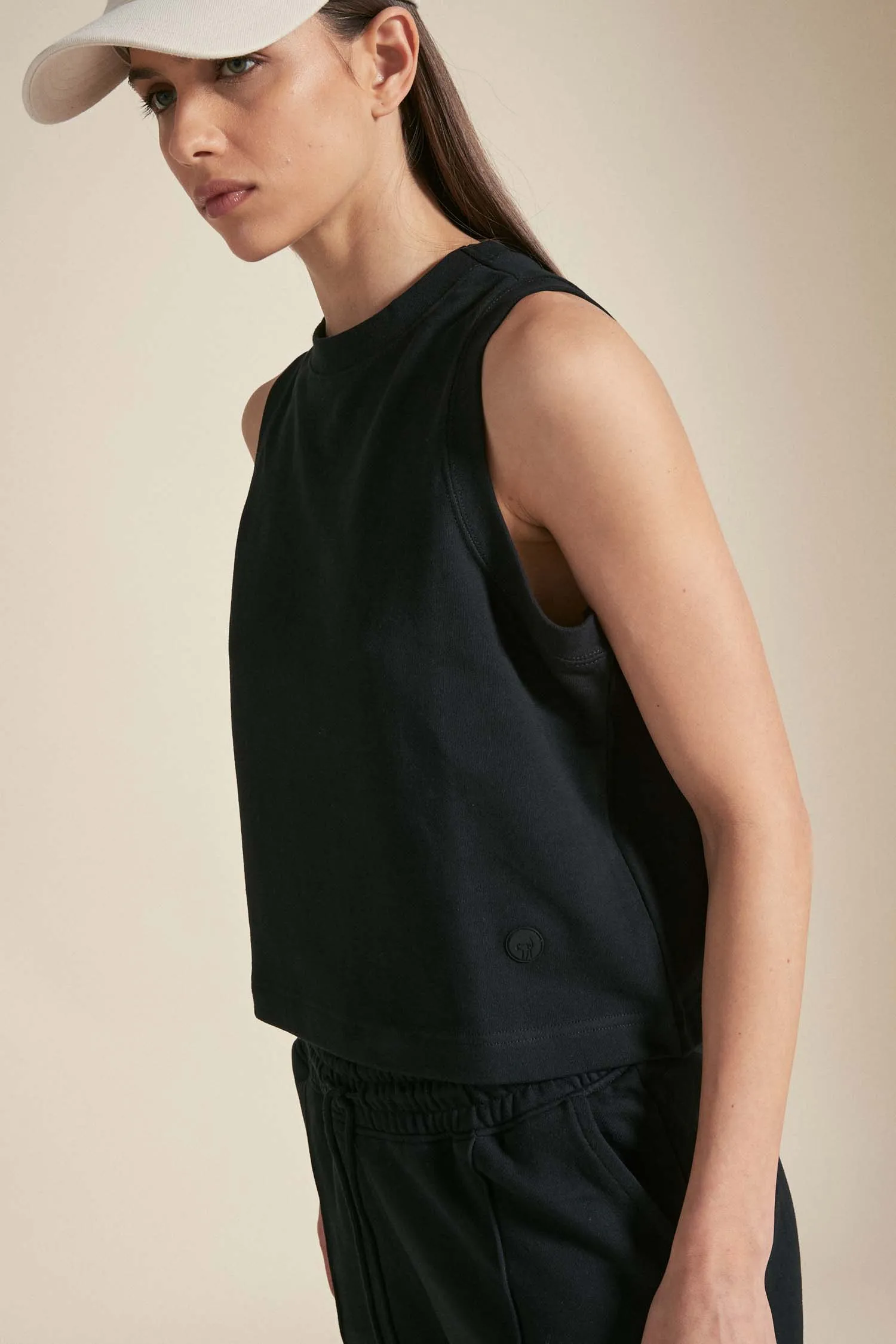 SOLE –  Crop top nero in cotone