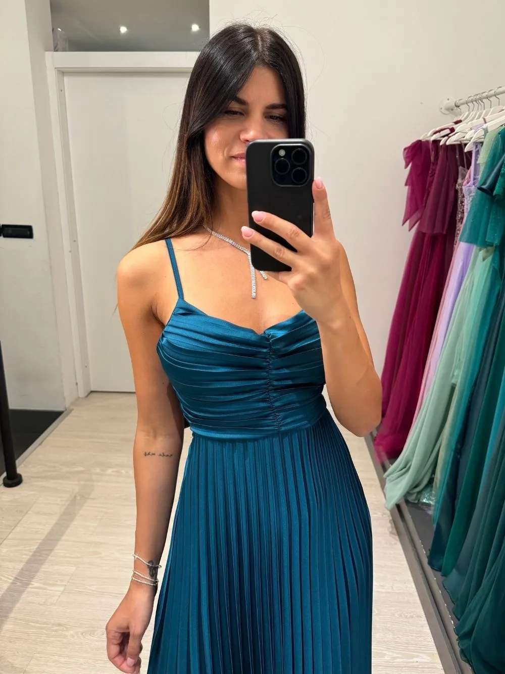 Vestito lungo plisse fiocco dietro