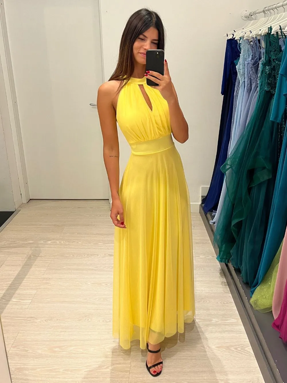 Vestito lungo tulle scollo americano
